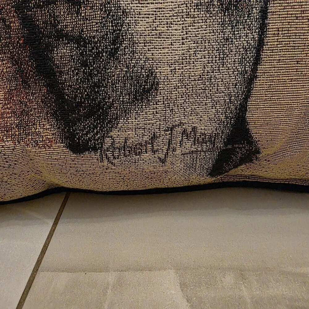 Unbranded robert may